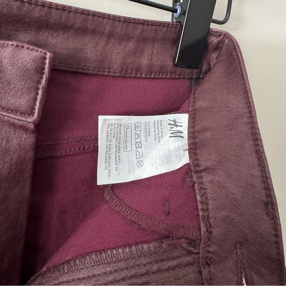 H&M DENIM HIGH WAIST JEGGINGS & DENIM COATED SKINNY PANTS PLUM COLOR SIZE 25 - Picture 6 of 6